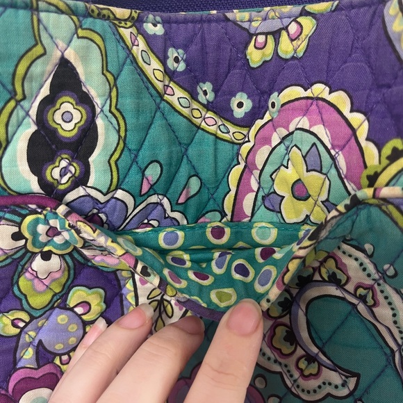 Vera Bradley Crossbody Purse – Floral Paisley Quilted Bag (Silhouette Floral) - Picture 8 of 11